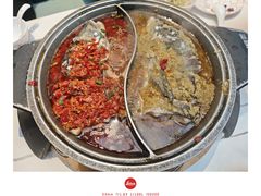 -阿瓦山寨·湘菜现炒·剁椒鱼头王(咸阳总店)