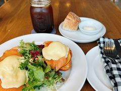 -ROAST coffee & eatery