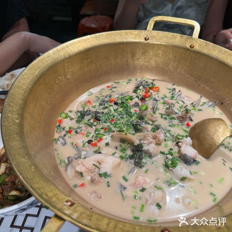 有名的湘潭水煮活鱼!