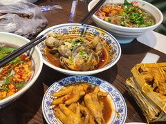 -爆炸头阿姨小四川正宗川味小吃(无任何分店)