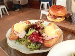 班尼迪克蛋-ROAST coffee & eatery