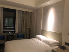 -上海漕河泾万丽酒店