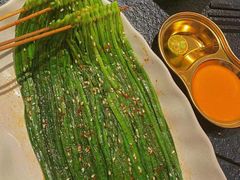-何妹湿辣牛肉·粤式烧烤砂煲(桂雅路店)