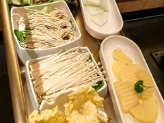 牛午餐肉-左庭右院鲜牛肉火锅(七宝领展广场店)