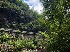 -安吉龙王山峡谷漂流