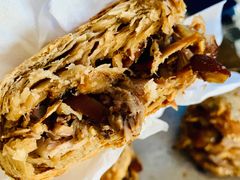烧饼內层-洪峰浩老北京烧饼夹肉(角门路店)