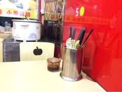筷子和调料瓶-小姜锅贴(凤凰街店)