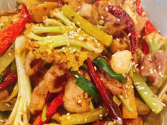 -渔语鱼新川菜Bistro(万象天地店)