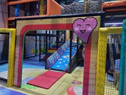 -反弹蹦床公园·亲子乐园·团建·派对(尚品奥莱店)