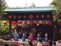 -青青世界