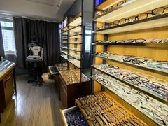 -优医视平价眼镜蔡司依视路折扣工厂店(德胜门店)