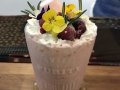 草莓拿铁-琥珀咖啡 Ambercoffee