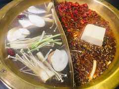 -沸炉重庆老火锅(军事博物馆店)