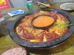 -黄潇洒老火锅(九眼桥宏济巷店)