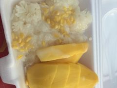 -芒果糯米饭摊子