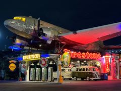 -席娜卡琳火车铁道夜市