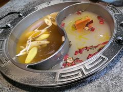 -八次方巴乡石锅鱼·金海湖水库活鱼(谷丰东路店)