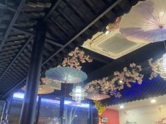 -老街烧烤大排档·地道湖北菜·龙虾馆(汉口火车站店)