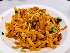 干炒牛河-粤·向群饭店(龙津东路总店)