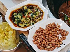 -鲁员外地锅鸡地锅鱼(龙湖江东天街店)