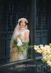 -雪中彩影婚纱摄影·微光艺术中心