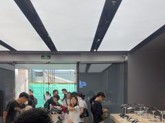 -DJI大疆(深圳华强北曼哈授权体验店)