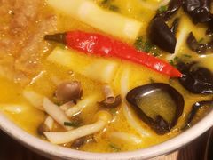 金汤酥肉酸辣米线-云海肴云南菜(正大广场店)