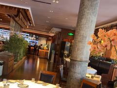 -八府香鸭·啫啫煲(华山路店)