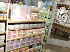 -名创优品(机场路百信广场店)