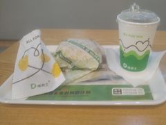 -德克士(场中路店)
