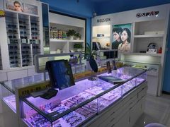 -提一眼镜·蔡司·依视路(小寨店)