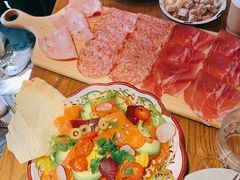 三文鱼牛油果沙拉-Alimentari Grande(东湖路店)