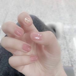 -进巍美甲美睫店