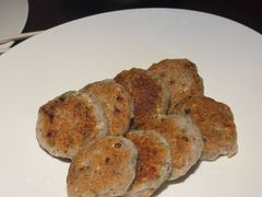 煎均安鲮鱼饼-大良毋米粥·粥底火锅(岭南天地店)