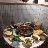 周五傍晚愉快 和小太妹打卡 安盛身后 最近挺火啊