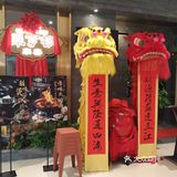 工作人员很早就不让排队等位了。其实在叫号的过程中