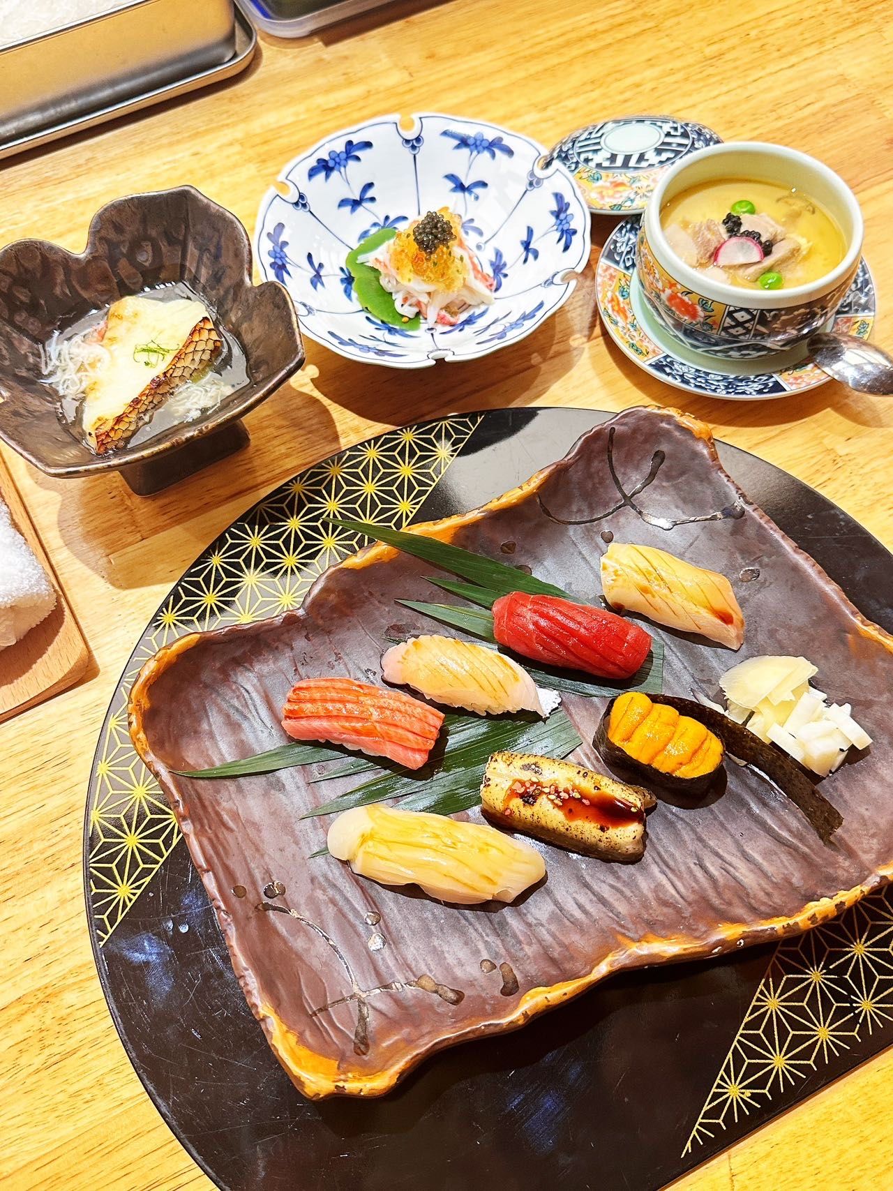 日料店97
环境和菜品的味道口感都很不错98
前菜,八寸三品,温