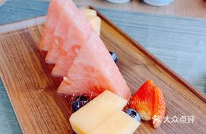 Seasonal Fresh Fruit Platter