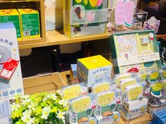 -九木杂物社(新奥购物中心店)