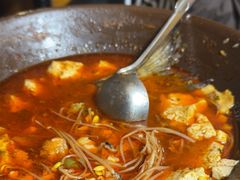 -临江餐馆二楼美食部落