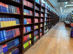-新华书店(泉城路店)