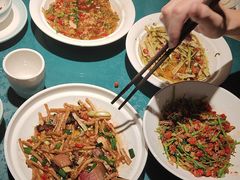 -呷湘厨·鱼汤捞饭·剁椒鱼头·辣椒炒肉(国家会展中心店)