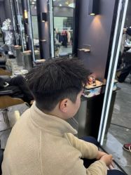 -藤野造型烫染·漂发