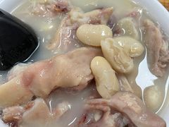 -雷祖芳老妈蹄花店