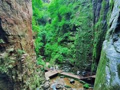 -龙潭大峡谷