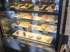 面包甜点陈列柜-麦当劳(南京宁海路店)