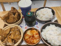 -万和春排骨砂锅米饭(新业广场店)