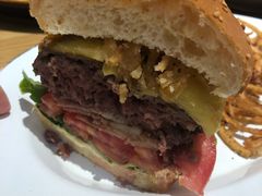 27&nbsp;牛肉汉堡-HELLO 27 意面·沙拉·帕尼尼