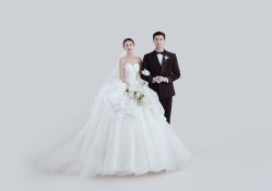 -纪梵希旅拍婚纱摄影(大连总店)