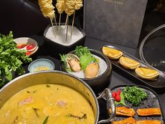 -鲜入唯煮·港式海鲜牛肉火锅(金宝街店)